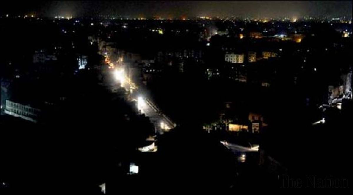 National power grid breakdown plunges Pakistan into darkness
