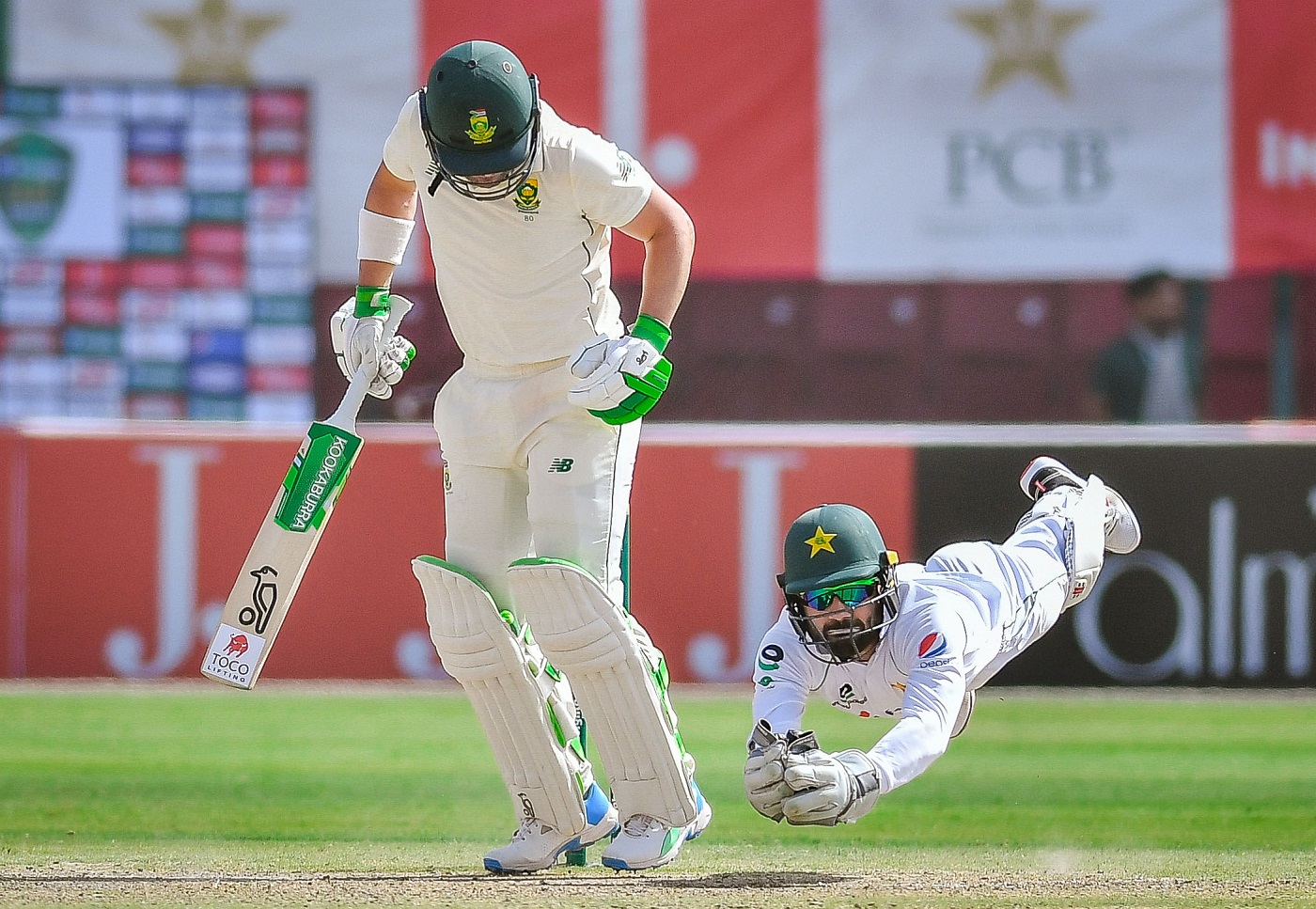 Yasir helps Pakistan foil South Africa fight in first Test