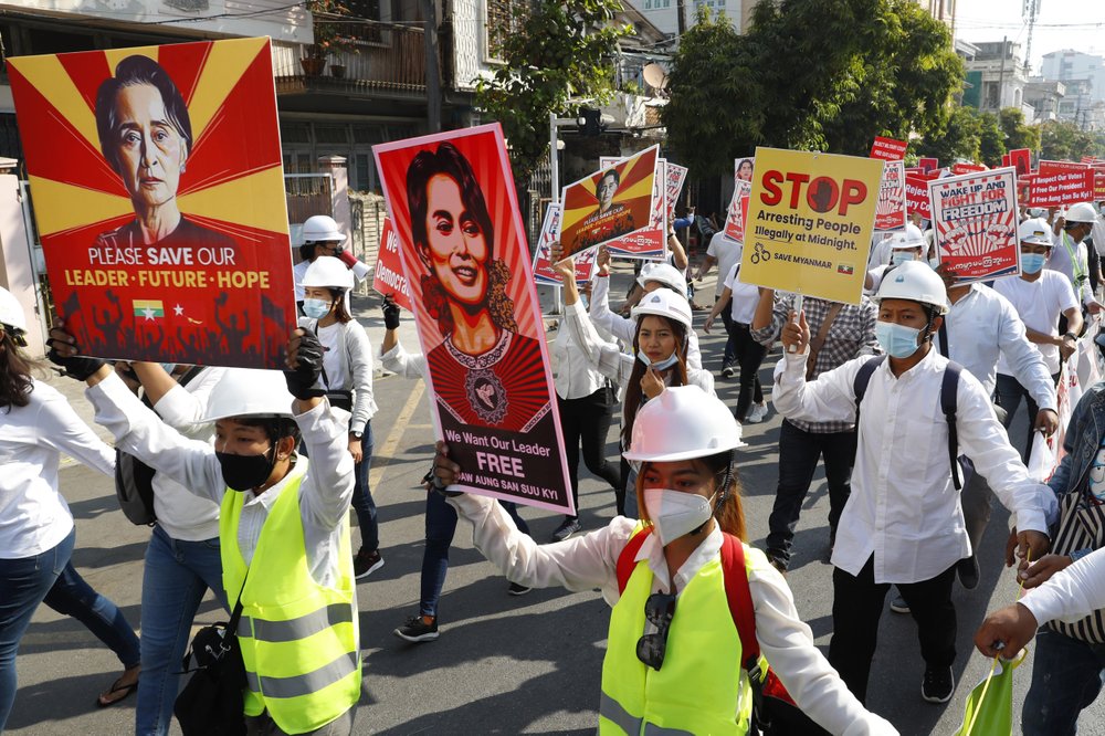 Suu Kyi detention extended as protests continue in Myanmar