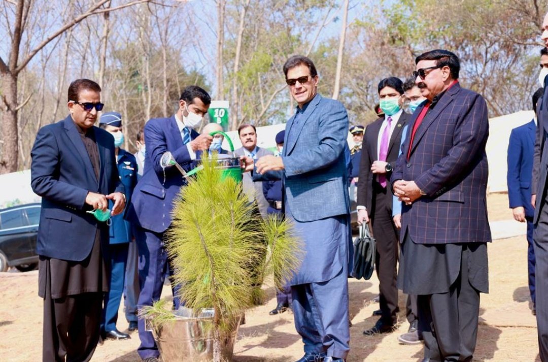 Imran begins plantation drive in Islamabad