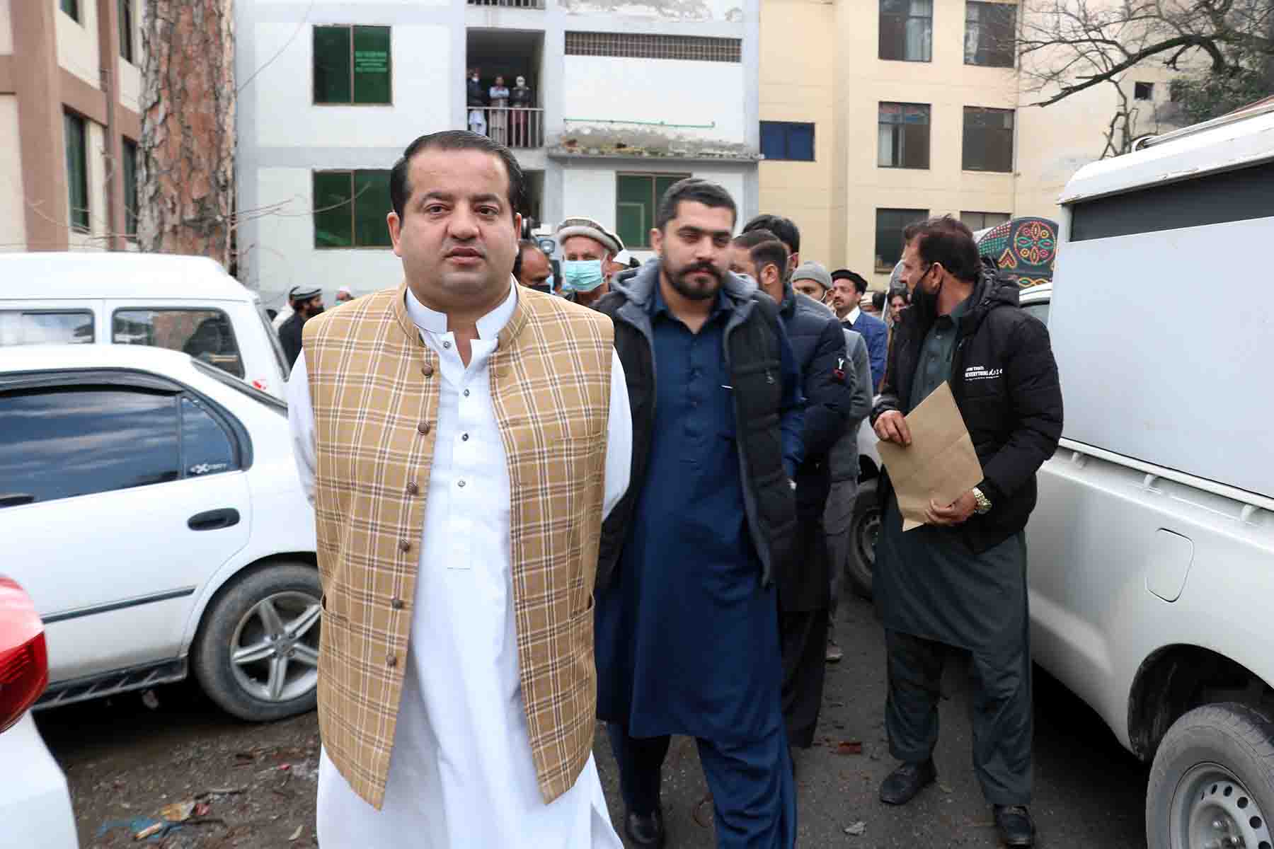 SC sets aside ECP order against PTI legislator
