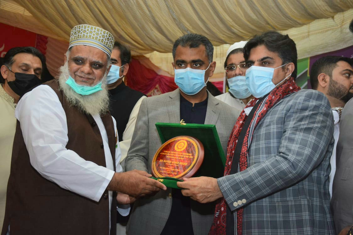 Sindh minister distributes compensation cheques to 24 families