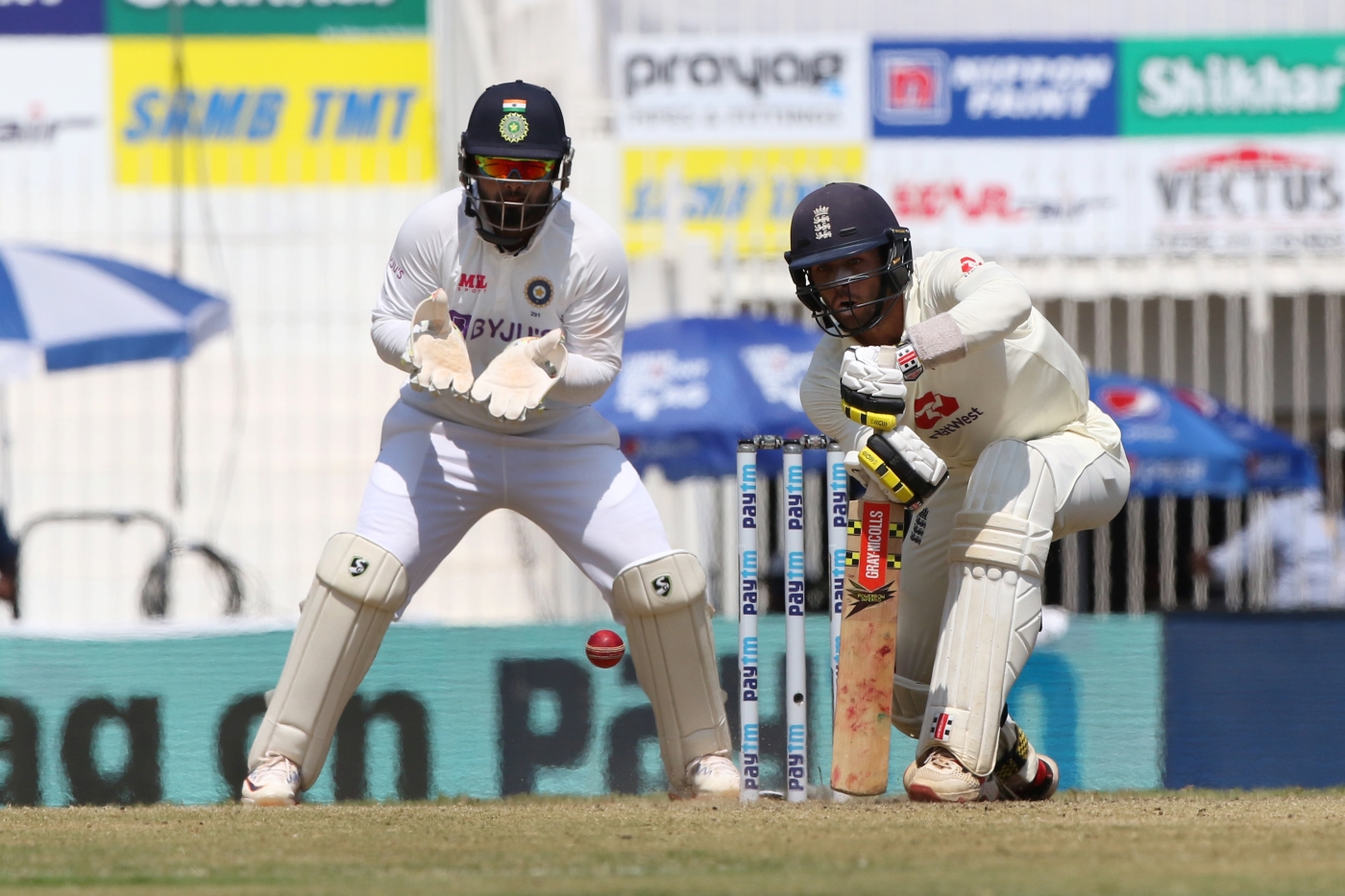 India eye victory in 2nd Test after Ashwin spins out England