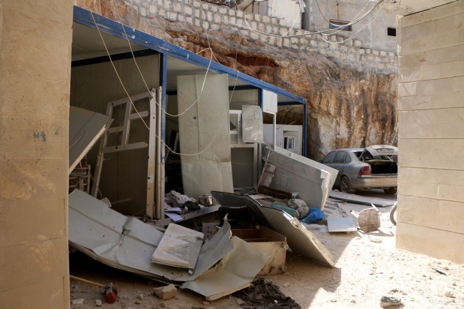 Syrian army shelling of hospital kills seven in northwest town: witnesses