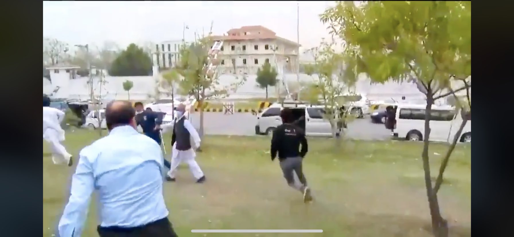 PML-N leaders, PTI supporters scuffle outside NA
