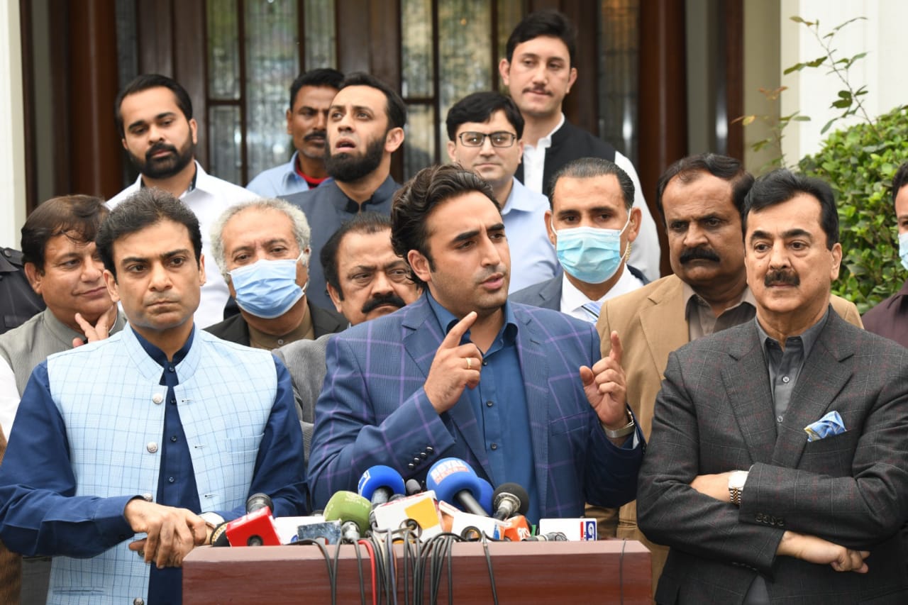Bilawal meets Hamza, says people are with opposition