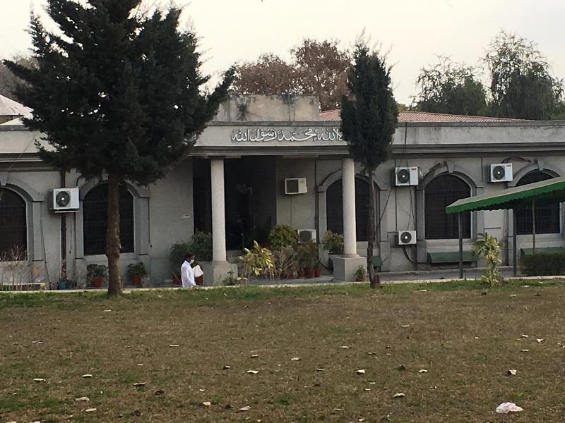 SC orders CDA to demolish illegal lawyers' chambers