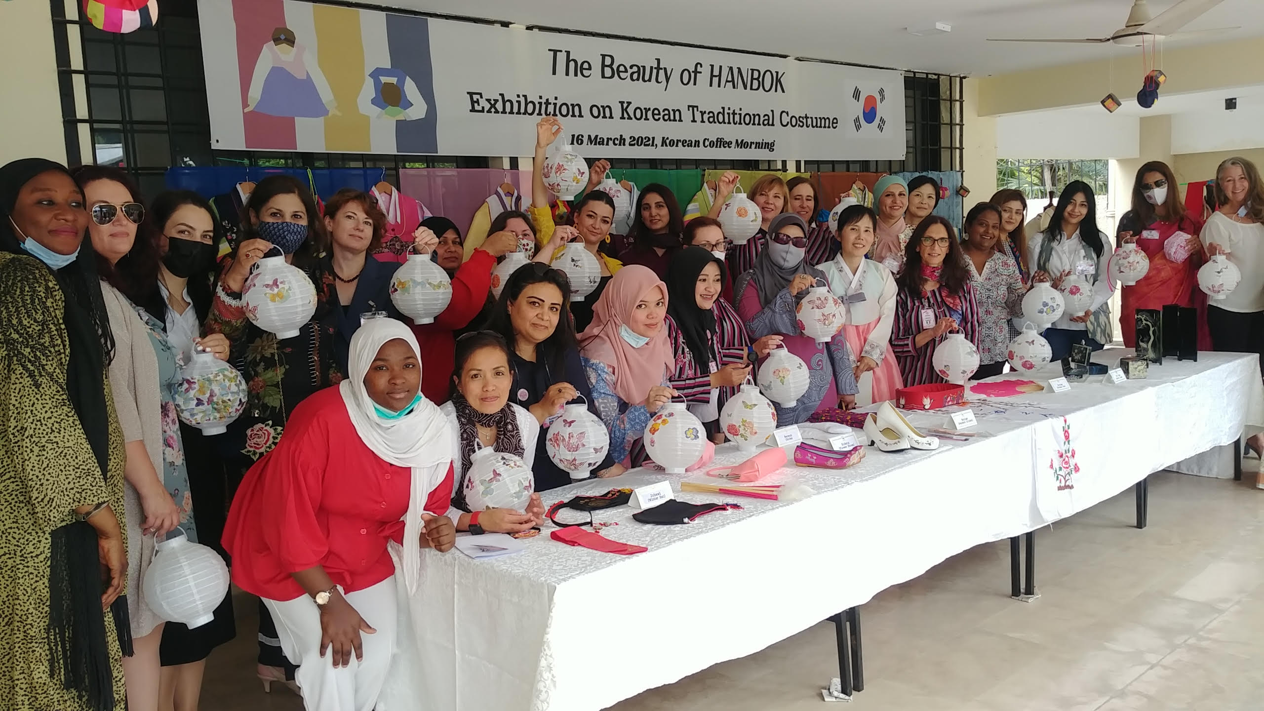 Korean embassy showcases cultural costumes