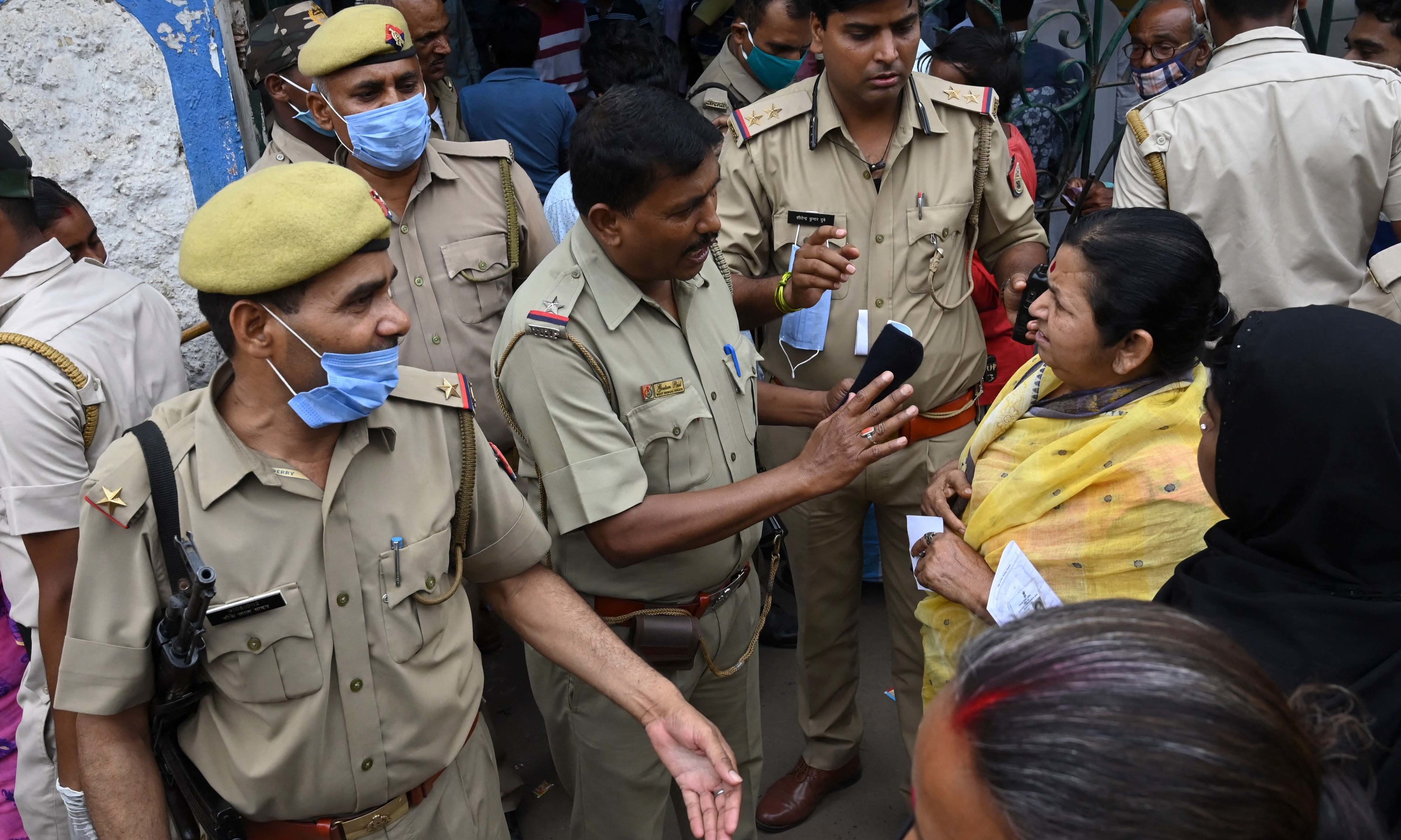 Indian troops shoot dead four in fresh election bloodshed