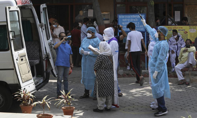 Hospitals run out of oxygen supply as record infections overwhelm India