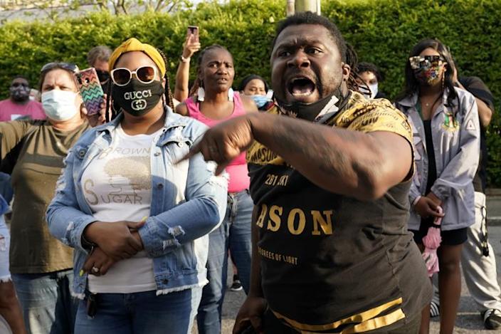 Black man fatally shot by sheriff's deputies serving search warrant in US state