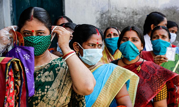 2 dead as fresh wave of violence hits crucial India state poll