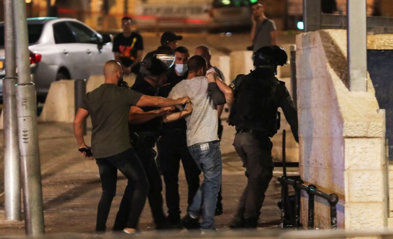 Israeli police, Palestinians face off in Jerusalem