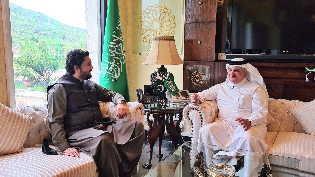 Afridi, Saudi ambassador vow to take friendship to new highs