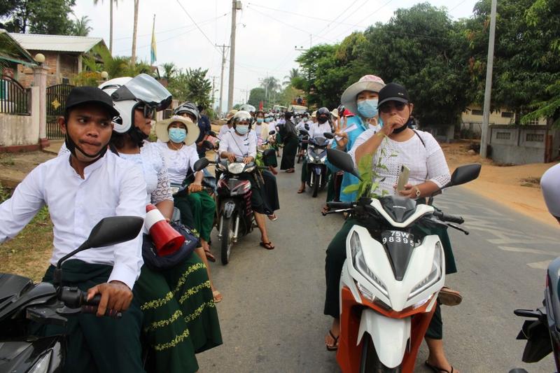 Myanmar protesters defy crackdown as UN envoy warns of 'imminent bloodbath'