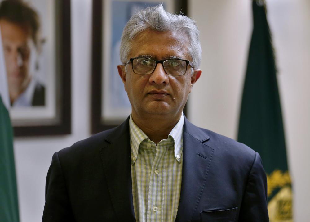 Minister doesn’t foresee India Covid-19 scenario in Pakistan