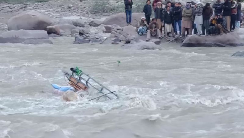 Eight killed after van falls into Yarkhun River of Chitral