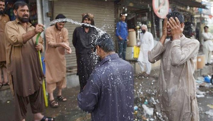 Karachi records highest night temperature in May since 2015