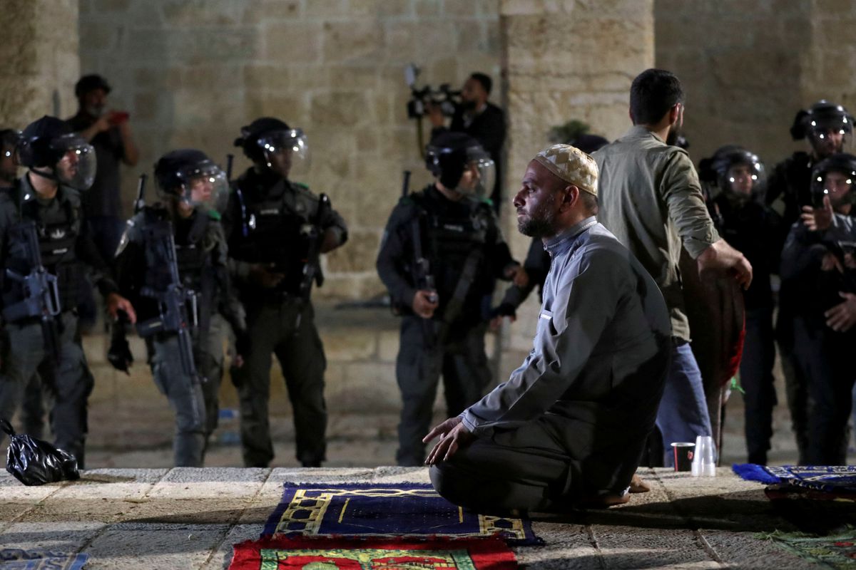 Clashes, prayers in Jerusalem on Laylat al-Qadr