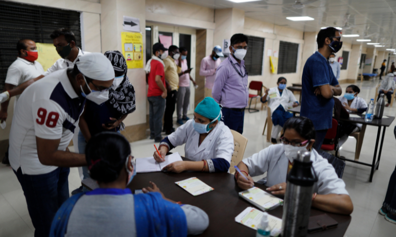 Covid-19: India reports more than 4,000 deaths for first time