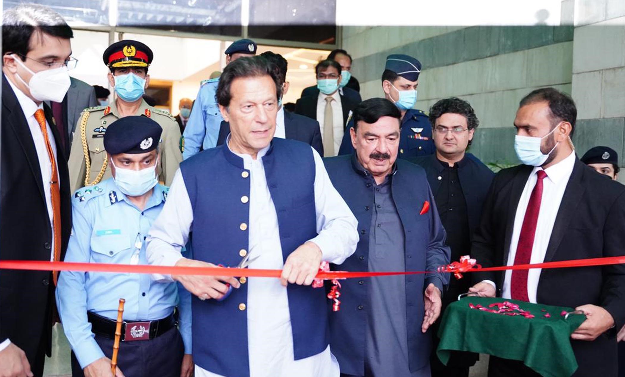Premier directs police to take action against whoever breaks the law