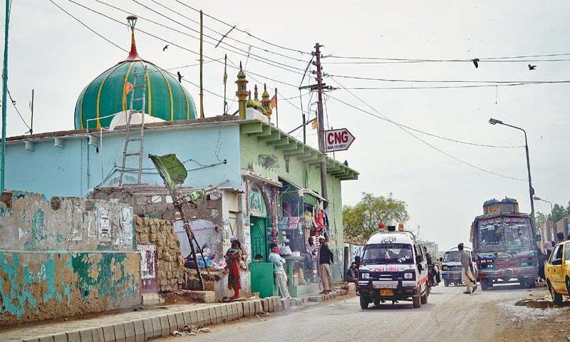 LHC orders free parking, toilets at shrines across Punjab