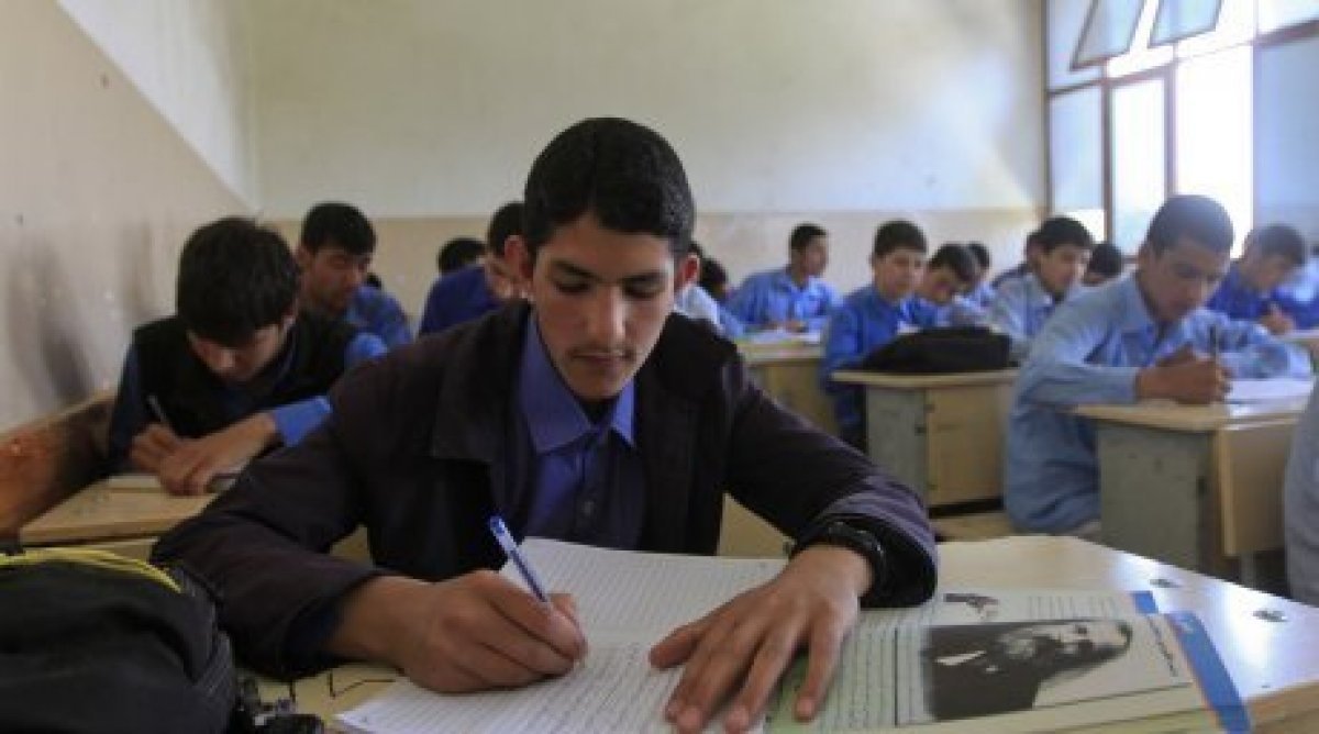 Why do young Afghan refugees in Pakistan lack education, skills?