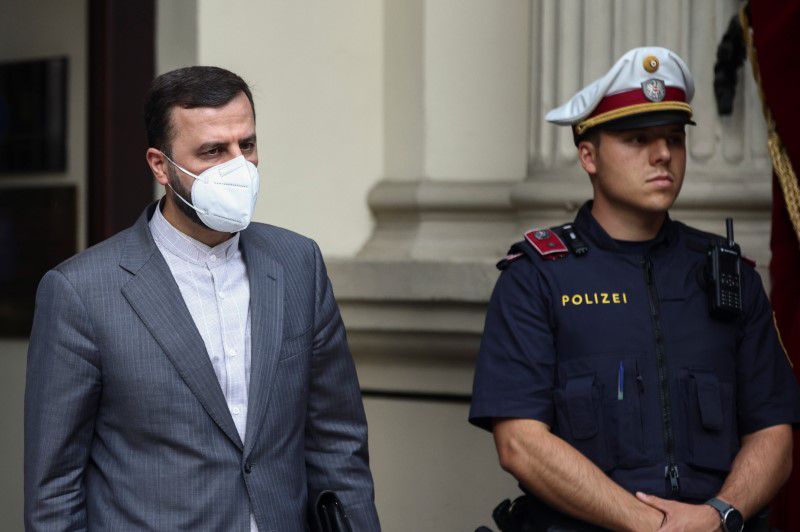 'Intense' Iran nuclear talks resume as Germany calls for rapid progress