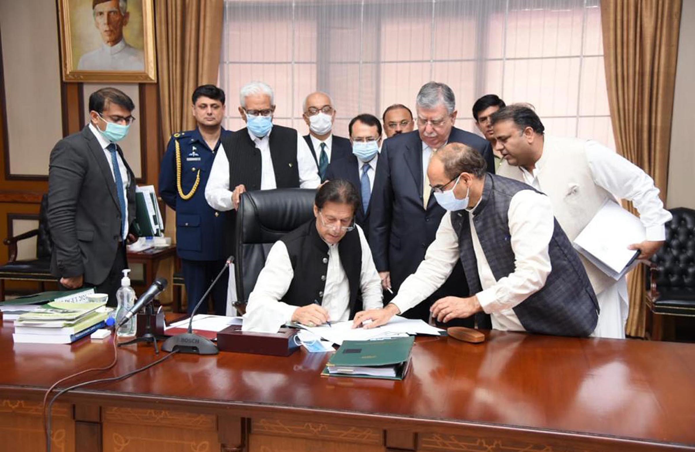 CITY NOTES: Boxing lessons for seamen