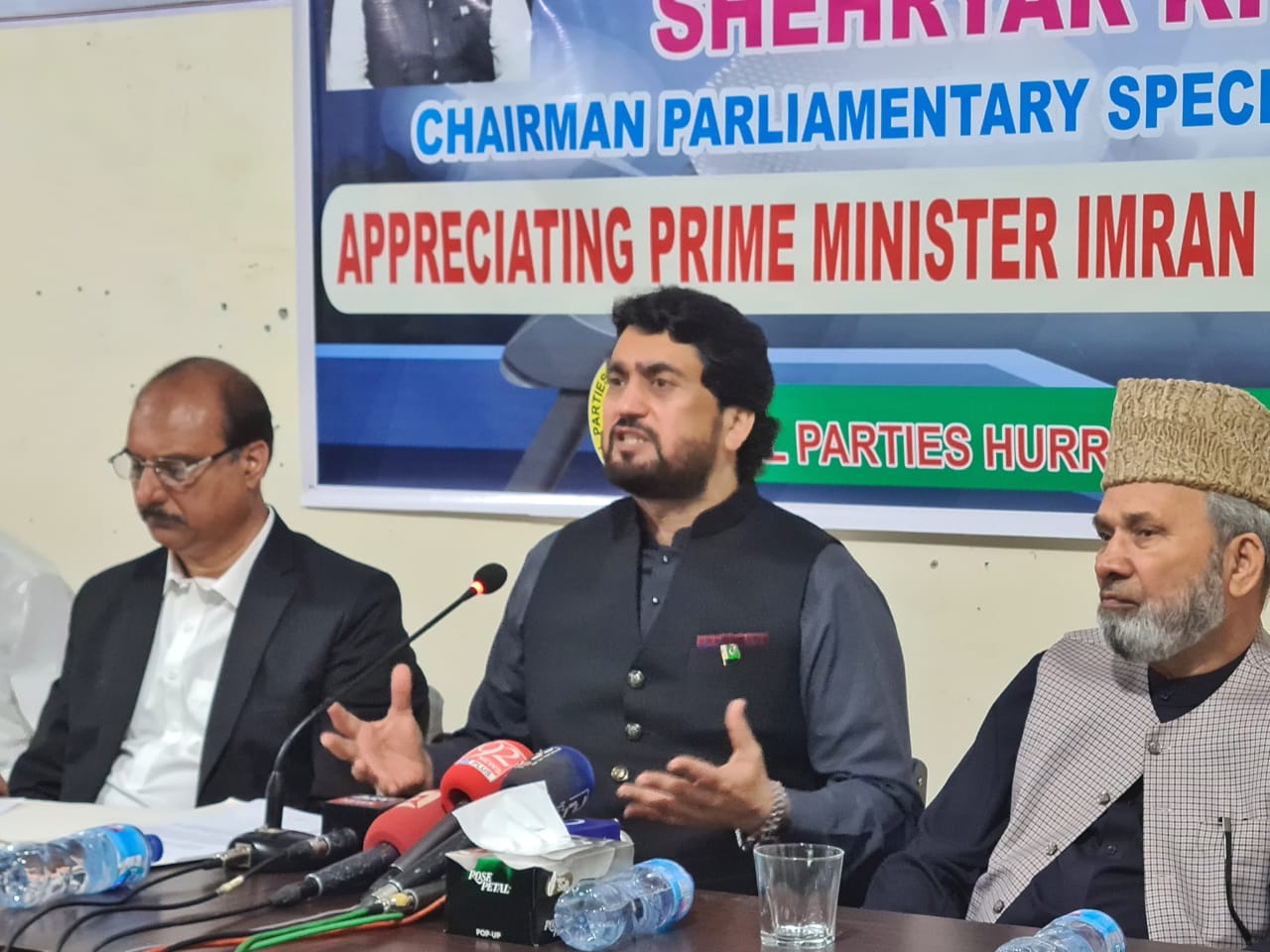 Shehryar pledges to take APHC leaders on board for global campaign on Kashmir
