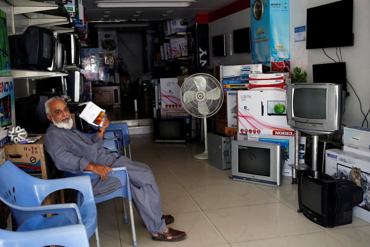 Power cuts return as shortfall touches 5,000 megawatts