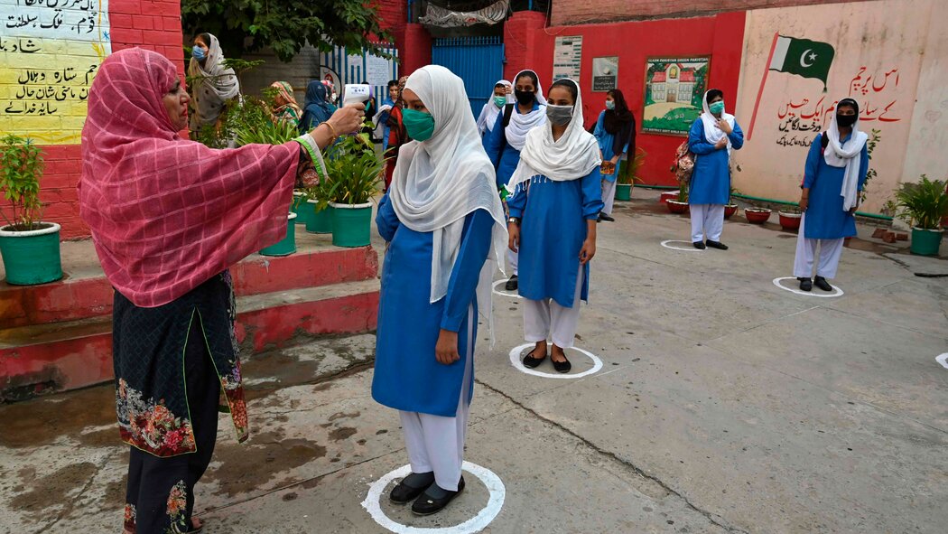 Schools reopen in Sindh as new infections decline