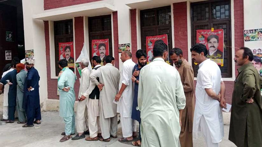 AJK elections: Unofficial results show PTI leading; violence claims two lives