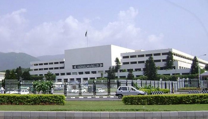Top security officials brief lawmakers on current situation in Kashmir, Afghanistan