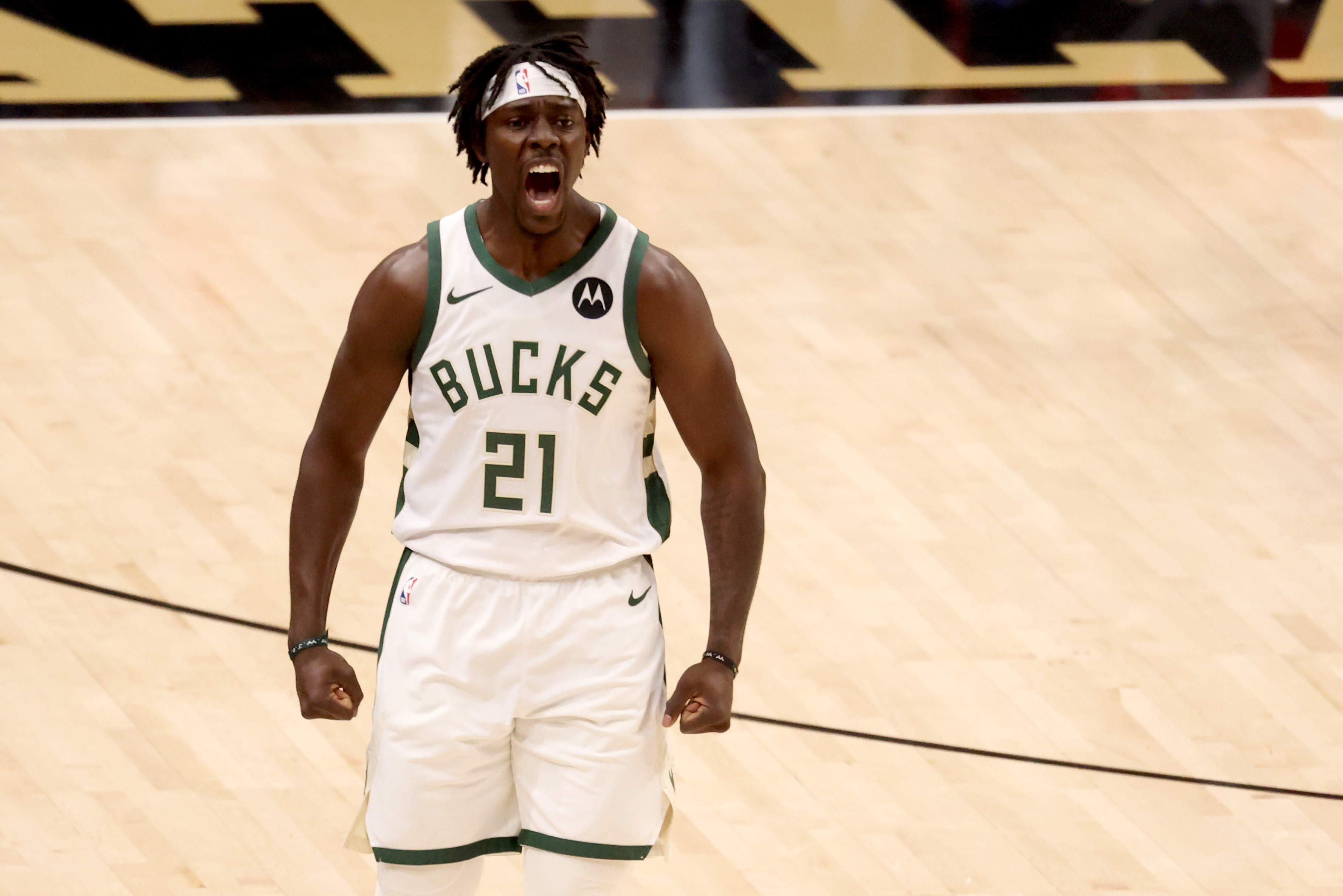 Bucks head to finals, Phoenix after slamming Hawks