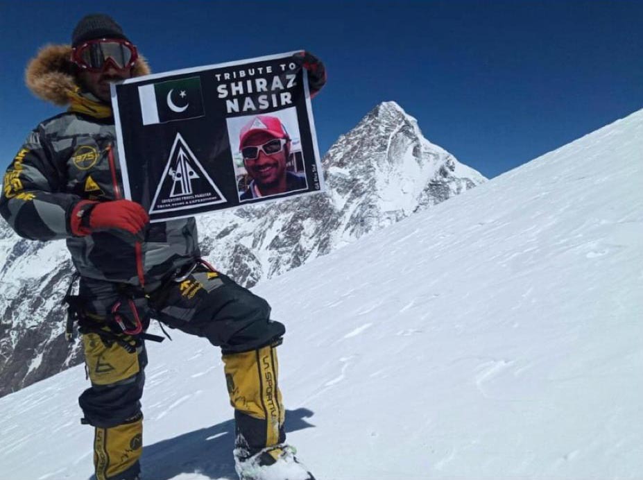 Mountaineer Nazer Sadpara pays tribute to Shiraz Nasir