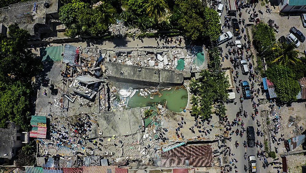 Death toll from Haiti quake hits 724 as tropical storm looms