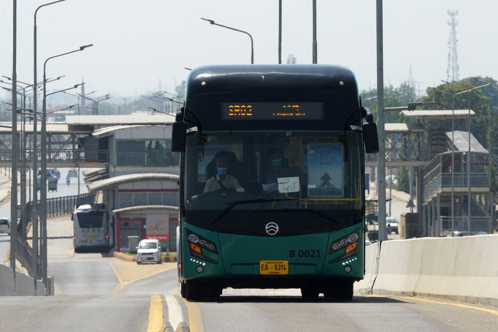 Green Line BRT gains popularity in Karachi