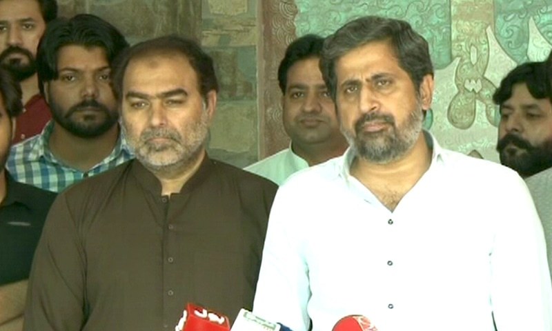 U-turn complete: Nazir Chohan abandons JKT, apologises to Akbar again