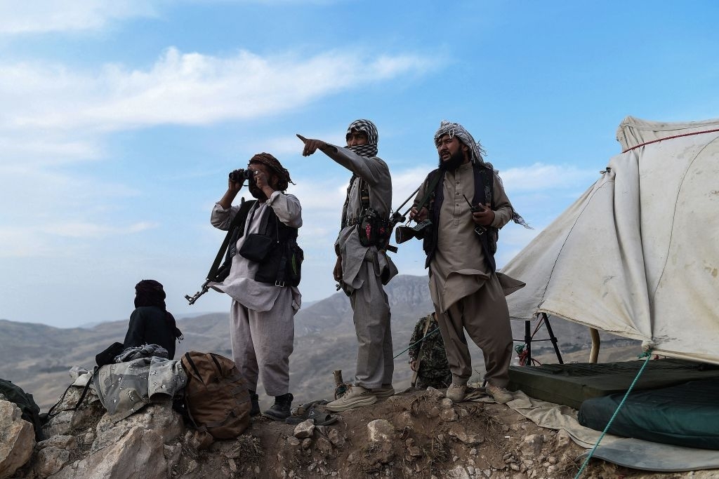 Afghanistan forces battling to retake Kunduz as Taliban advance in north