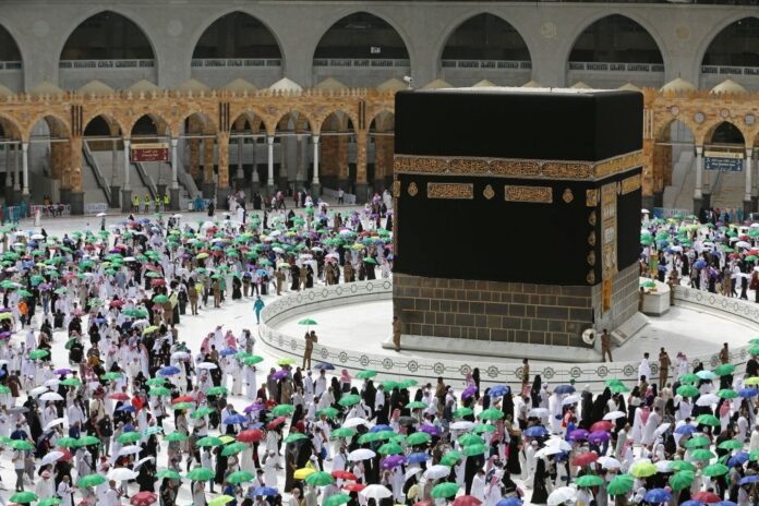 tourist visa saudi arabia can perform umrah