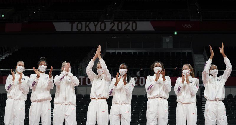 US tops Tokyo medals table after late surge
