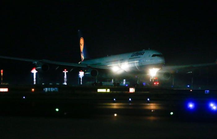 First Lufthansa plane with Afghanistan evacuees lands in Germany