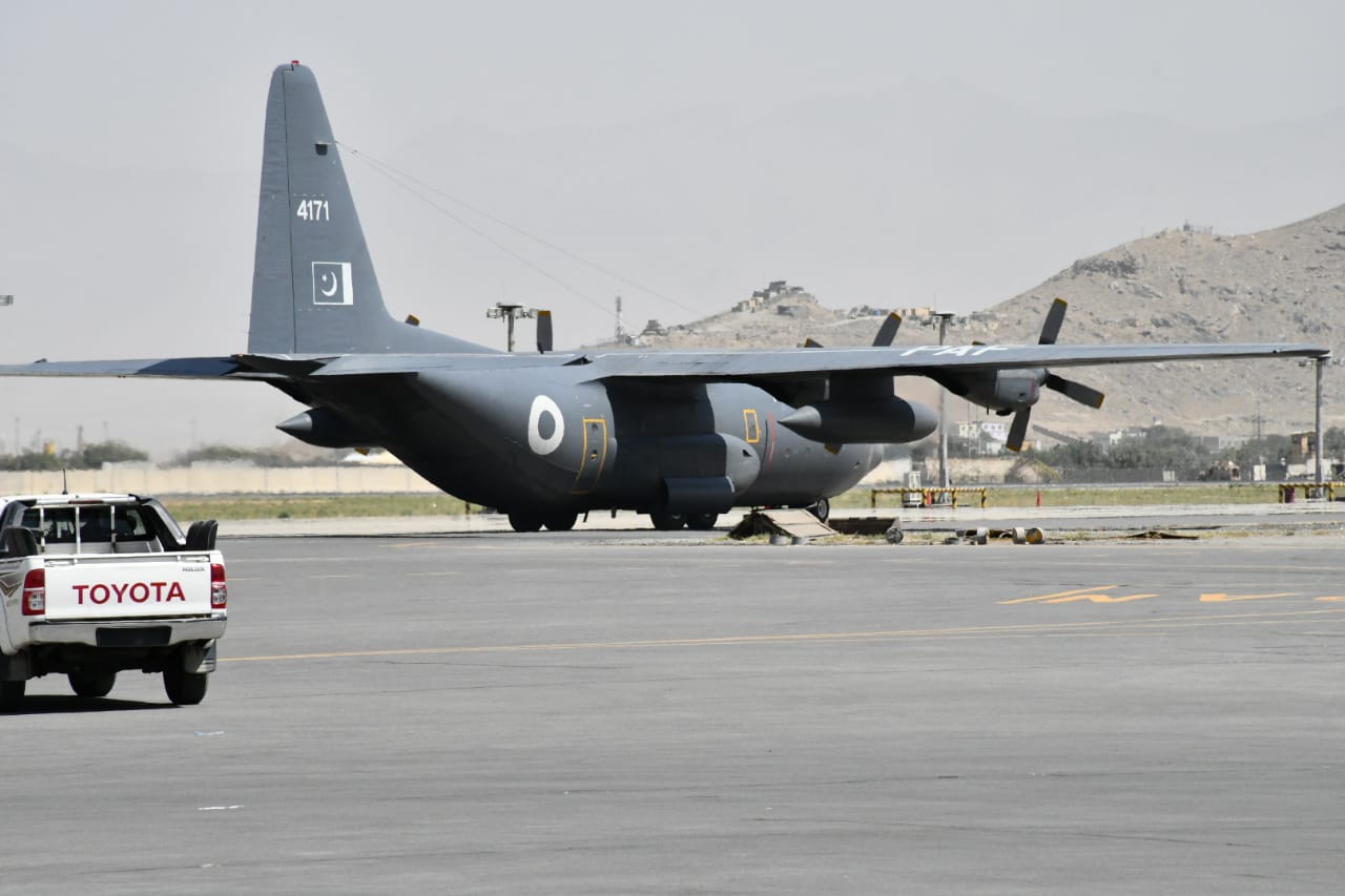 Pakistan dispatches humanitarian aid to Afghanistan