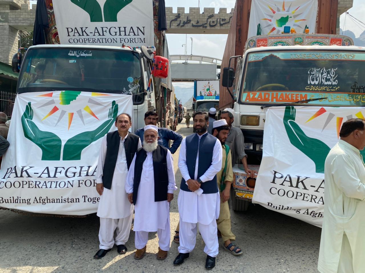 Pakistan sends truckloads of aid to Afghanistan
