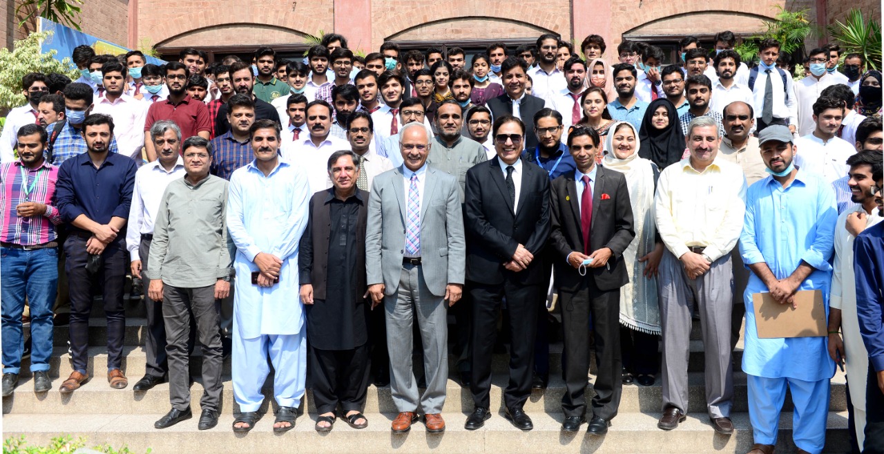 Pakistan needs law experts with strong character: GCU VC