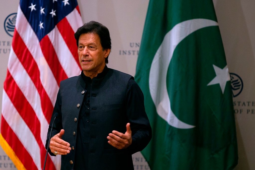 US senator urges for Biden-Imran communication to 'rebuild' ties