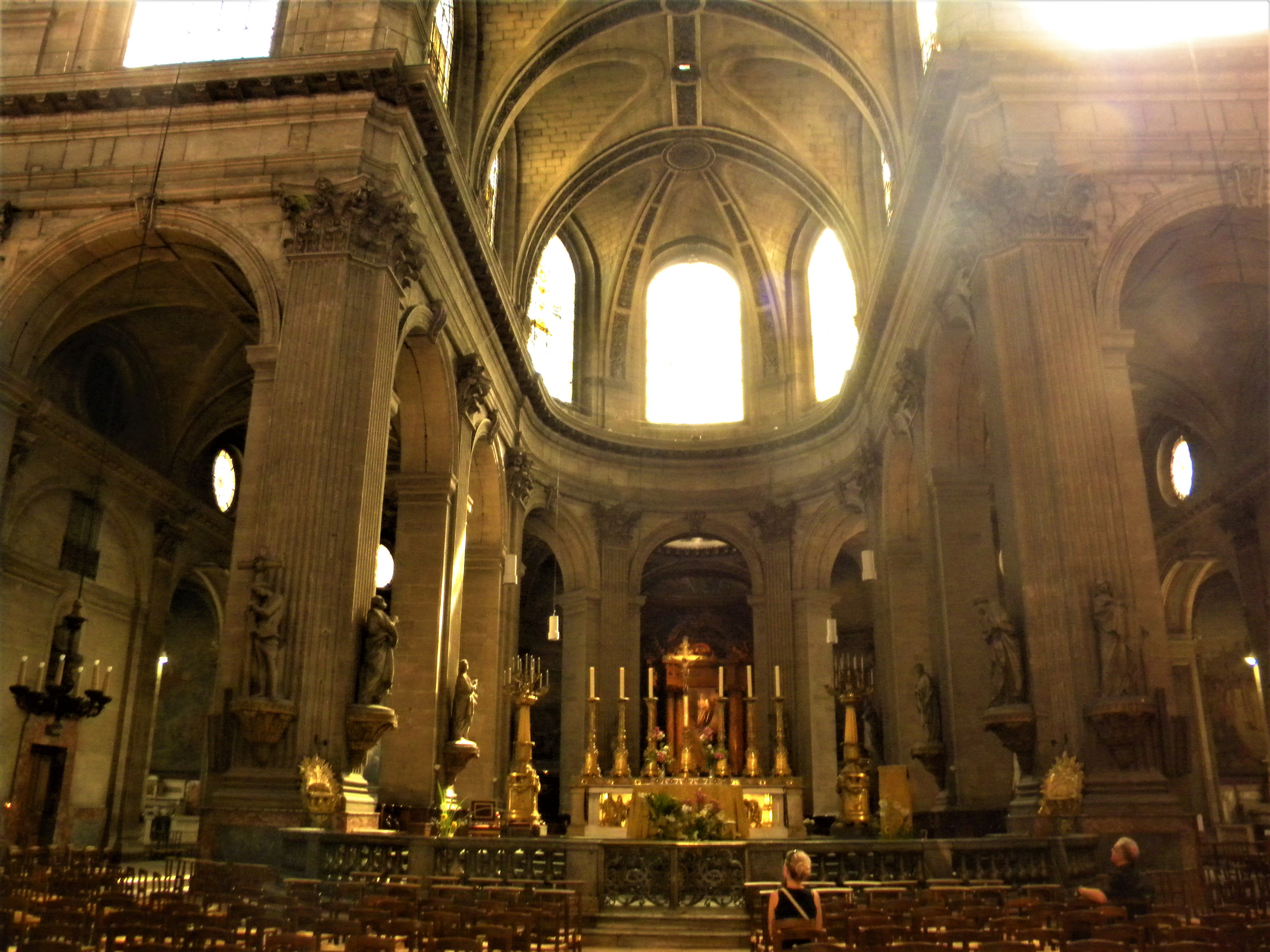 French clergy sexually abused over 200,000 children since 1950, probe finds