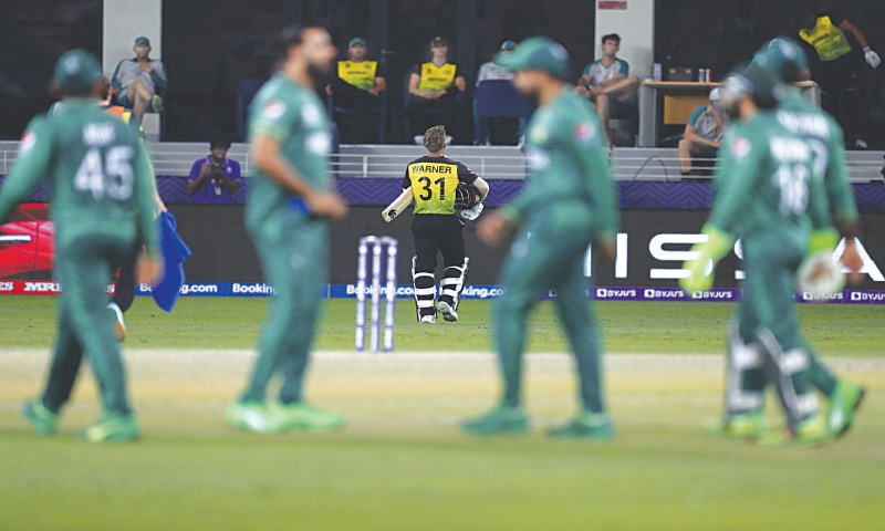 Australia to be careful on reviews after Warner miss: Matthew Wade