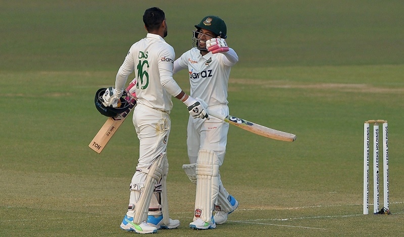 Liton, Mushfiqur rescue Bangladesh after top-order collapse